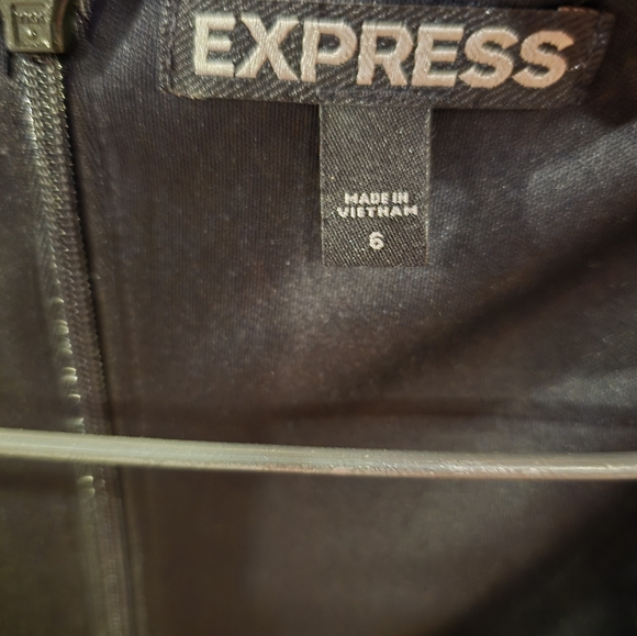 Express romper - Picture 2 of 4